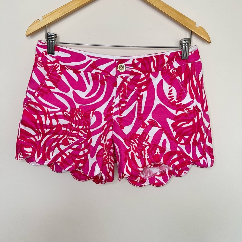 Lilly Pulitzer Buttercup Pink Zebra Scalloped Hem Short Size 0